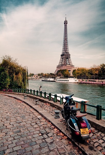 я хочу в Париж..♥