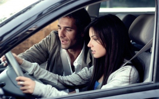 Если пацан посадил девушку за руль своей машины - 100% он ее любит.