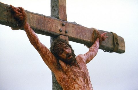 Я спросил Иисуса, "Как сильно Ты любишь меня?" Иисус ответил, "Вот так сильно". И растянул Свои руки на кресте и умер. Если ты любишь Иисуса, опубликуй это на своей стене. 97% не захочет это сделать. Когда Он был на кресте Он думал о ТЕБЕ, но 3 % встанут за Него и 