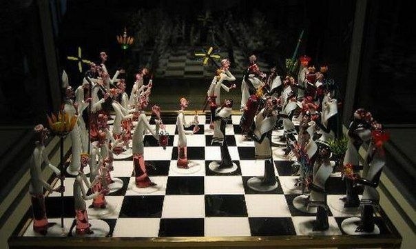 Жизнь - не зебра из черных и белых полос, а шахматная доска. Здесь все зависит от твоего хода.