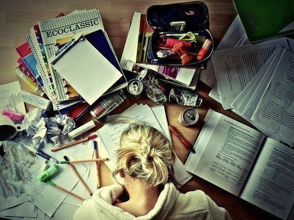 Я люблю физику,обожаю биологию,схожу с ума по алгебре,люблю физру,падаю в обморок от химии.